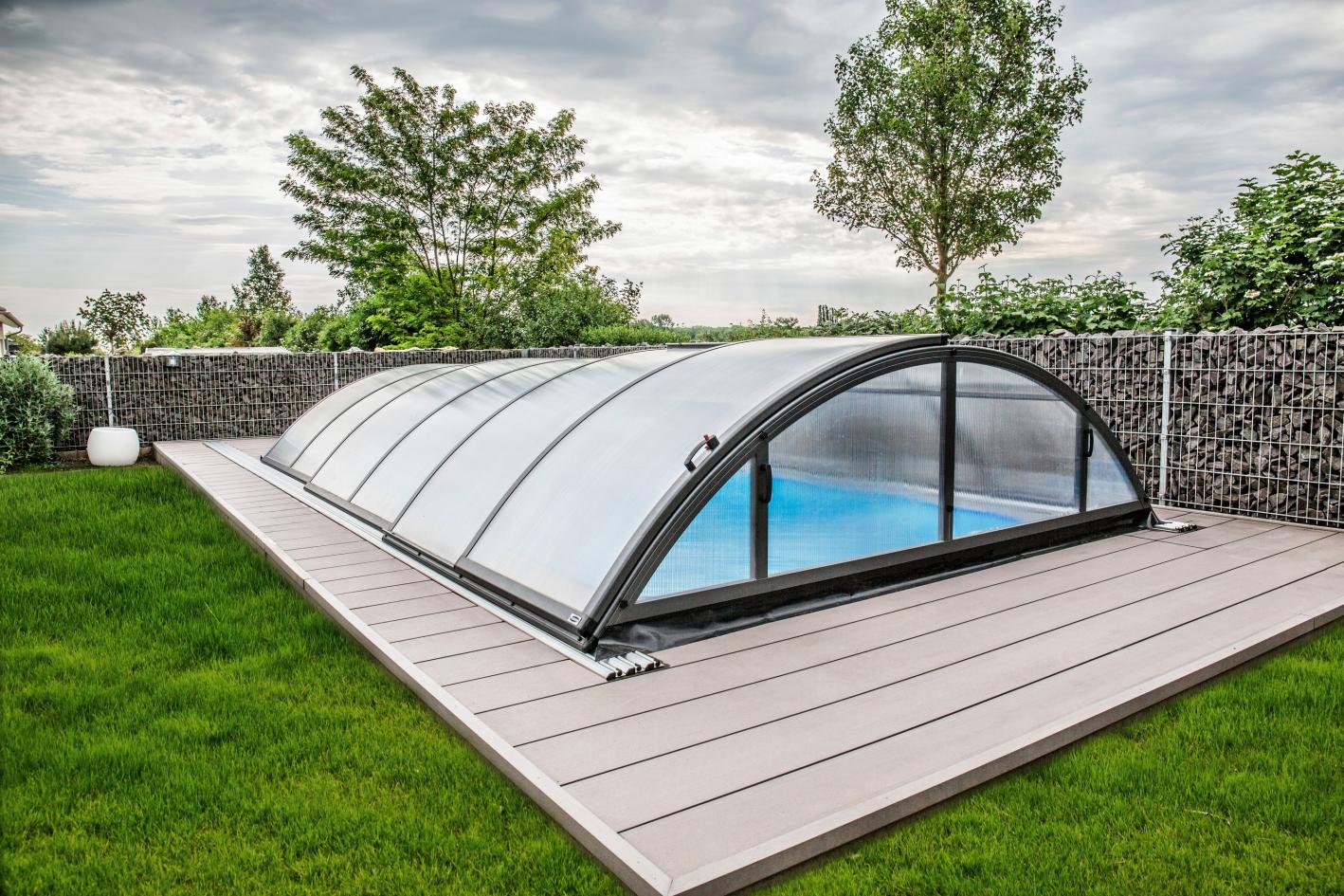 Pool Komplettset Premium ONE® mit Skimmer-Fertigpool und optional elektrischem Rollo / Poolabdeckung  Poolgröße 4,0 x 12,0m | Überdachung Base 5.7x12.7m