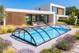 Pool-Überdachung / Poolabdeckung SkyCover® Base Pool-Überdachung Base 5.0x10.6m | Premium-Verglasung: Klarglasoptik ohne Querstreben