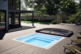 Mini Pool Infinity® Bay - quadratischer Überlauf Loungepool mit optionaler Poolüberdachung / elektrischem Rollo