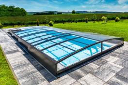 Minipool Infinity® Bay 2,25 x 3,75m - rechteckiger Überlauf Loungepool mit optionaler Poolüberdachung / elektrischem Rollo Überdachung Neo Clear 3.5x4.2m