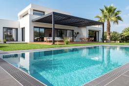 Pool Komplettset Infinity® ONE mit Überlauf-Fertigpool und optional elektrischem Rolladen / Poolabdeckung