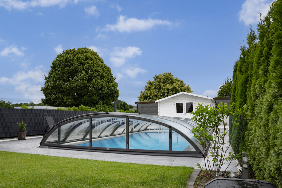 Pool-Überdachung / Poolabdeckung SkyCover® Solid Pool-Überdachung Solid 4.2x8.5m | Premium-Verglasung: Klarglasoptik