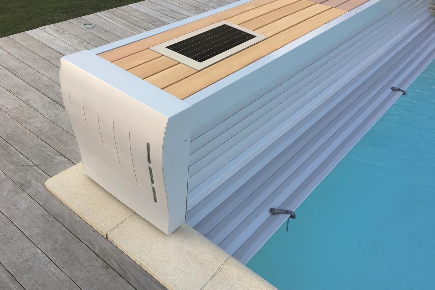 Pool Komplettset Premium ONE® mit Skimmer-Fertigpool und optional elektrischem Rollo / Poolabdeckung Poolgröße 3,3 x 8,0m | Oberflurrolladen - Bank