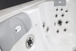 Whirlpool Saphir – Outdoor Spa für 5 Personen mit App-Steuerung & Soundsystem, inkl. Thermoabdeckung