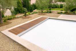 Pool Komplettset Bay mit Skimmer-Schwimmbecken und optionaler Poolüberdachung / elektrischem Rollo Poolgröße 3,0 x 8,0m | Unterflurrollladen