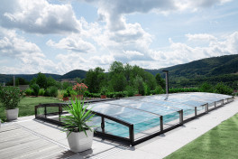 Keramik Pool Komplettset Cera Bay Oasis mit Skimmer Pool  Poolgröße 3,6 x 8m | Überdachung Liberty 4.5x8.5m