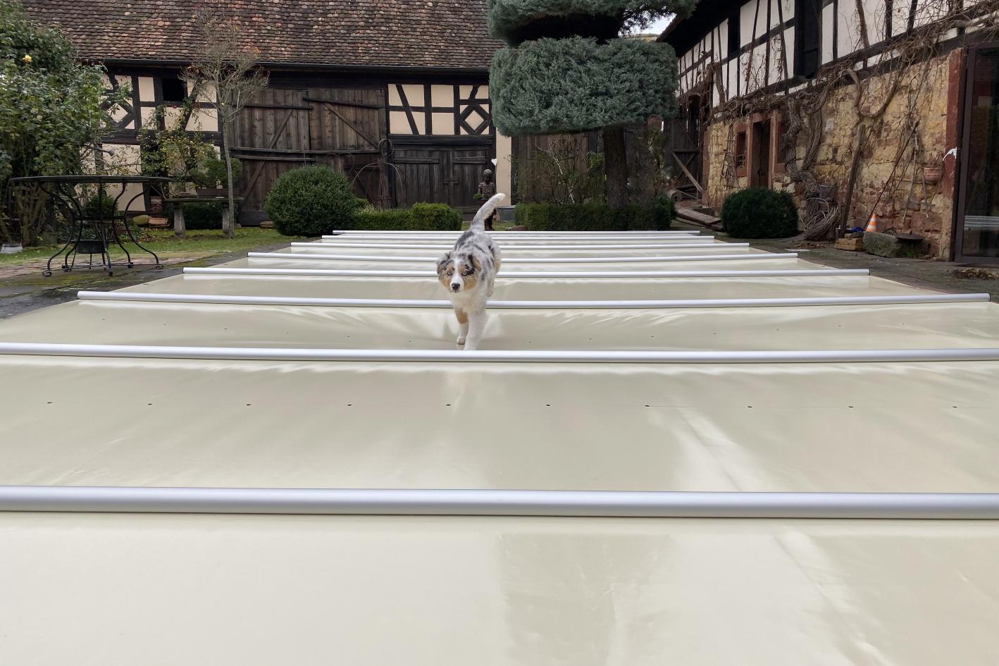 Mini Keramik Pool-Komplettset Cera Bay Cuby als Skimmer oder Überlauf Pool Skimmer Pool 4.00 x 2.16 x 1.30m | Rollschutzabdeckung