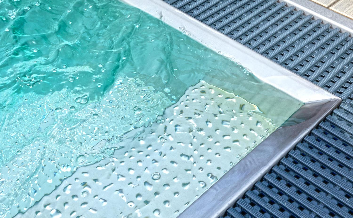 Edelstahlpool Komplettset Infinity® Eternity mit Überlauf-Fertigpool und optional elektrischem Rollo / Poolabdeckung Poolgröße 3,4 x 6,0m | ohne Abdeckung