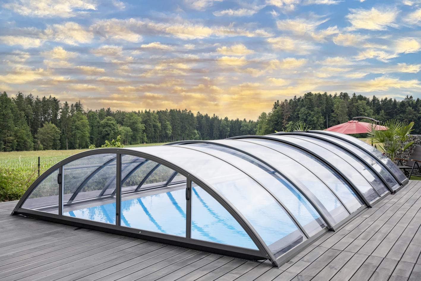 Keramik Pool Komplettset Cera Bay Swift mit Skimmer Pool Poolgröße 4 x 9m | Überdachung Base Clear 5.0x10.6m