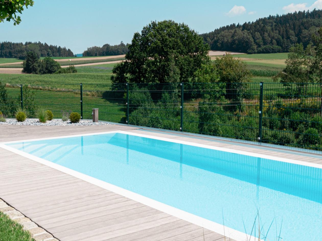 Pool Komplettset Infinity® Bay mit Überlauf-Schwimmbecken und optionaler Poolüberdachung / elektrischem Rollo Poolgröße 4,0 x 8,0m | ohne Abdeckung