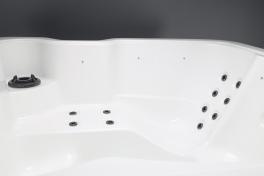 Whirlpool Luna – Outdoor Spa für 6 Personen mit App-Steuerung & Soundsystem, inkl. Thermoabdeckung