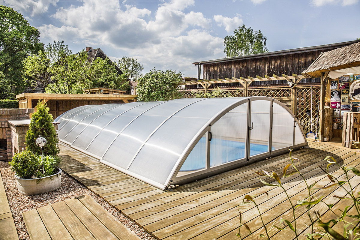 Pool-Überdachung / Poolabdeckung SkyCover® Base Pool-Überdachung Base 4.2x8.5m | Standard-Verglasung: Doppelsteg