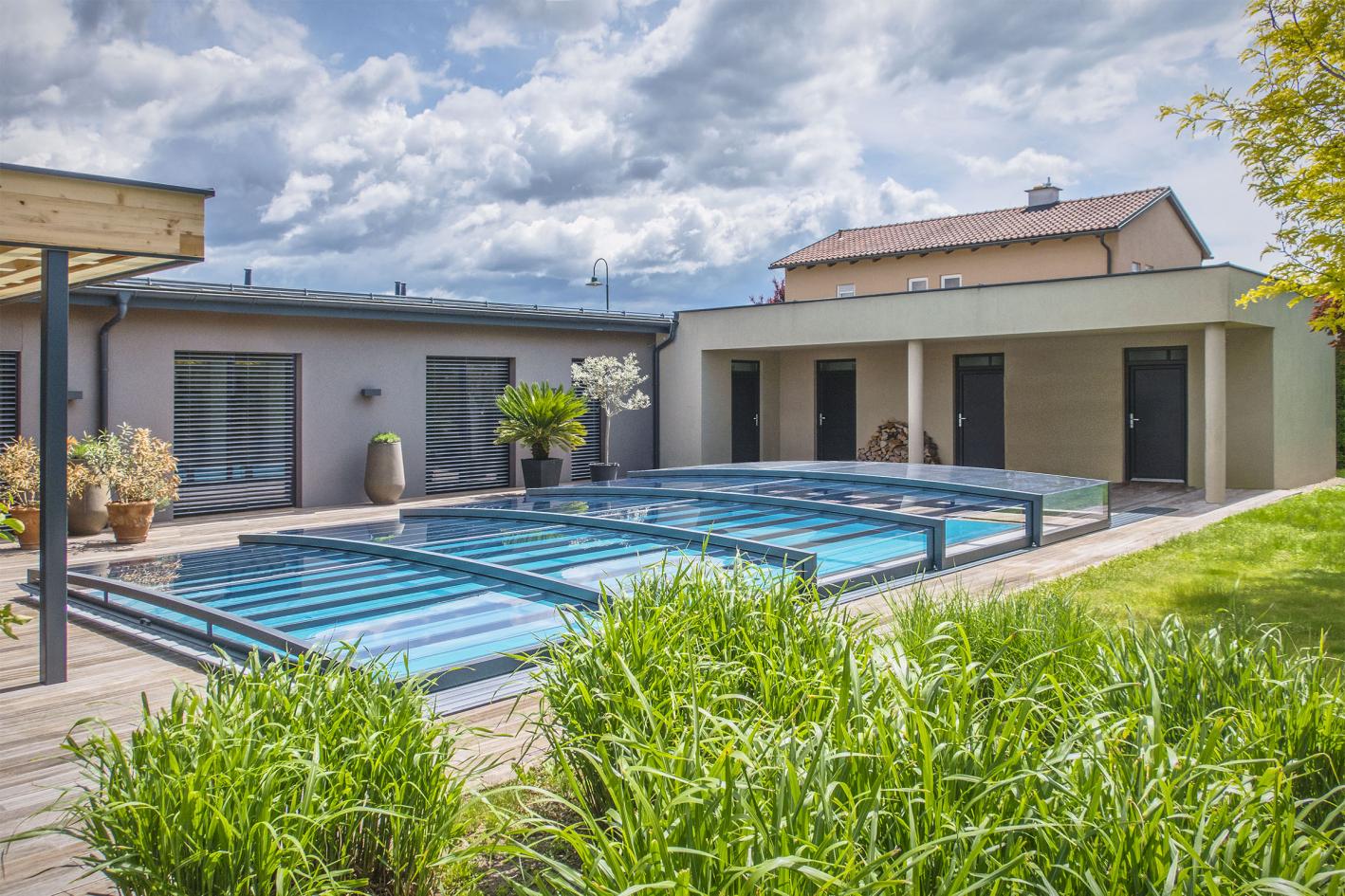 Pool Komplettset Infinity® ONE mit Überlauf-Fertigpool und optional elektrischem Rolladen / Poolabdeckung Poolgröße 3,0 x 6,0m | Überdachung Pure 3.5x6.3m