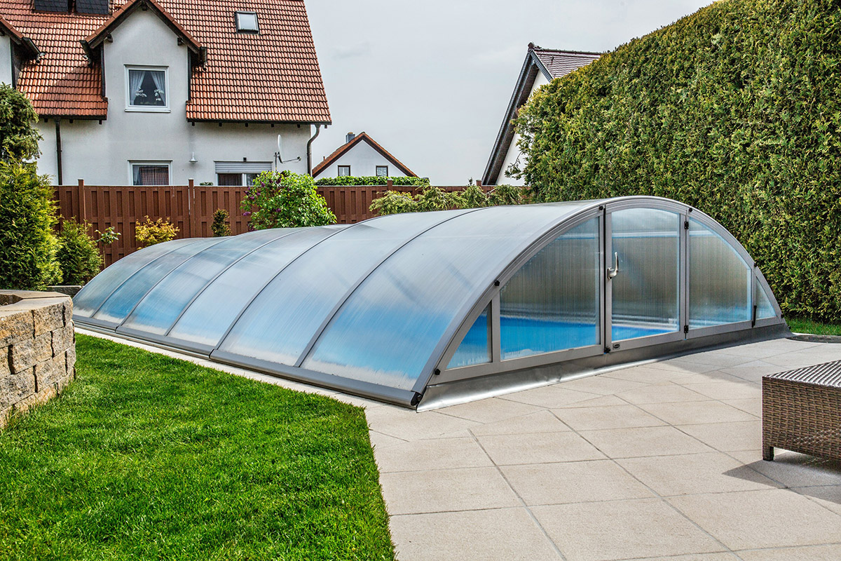 Pool-Überdachung / Poolabdeckung SkyCover® Base Pool-Überdachung Base 4.2x8.5m | Standard-Verglasung: Doppelsteg