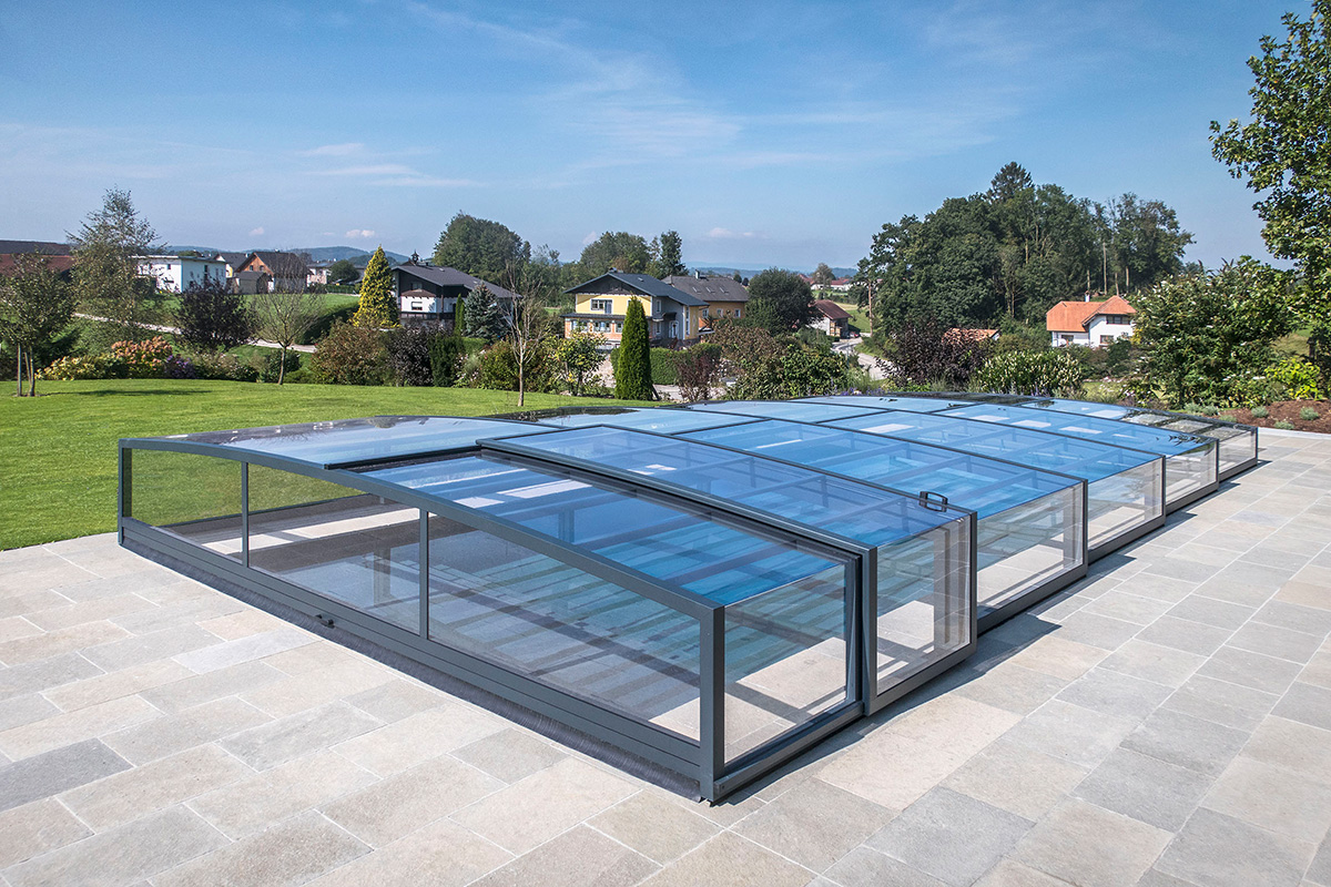 Pool-Überdachung / Poolabdeckung SkyCover® Pure mit optional elektrischem Antrieb und schienenloser Ausführung Pool-Überdachung Pure 4.1x8.5m