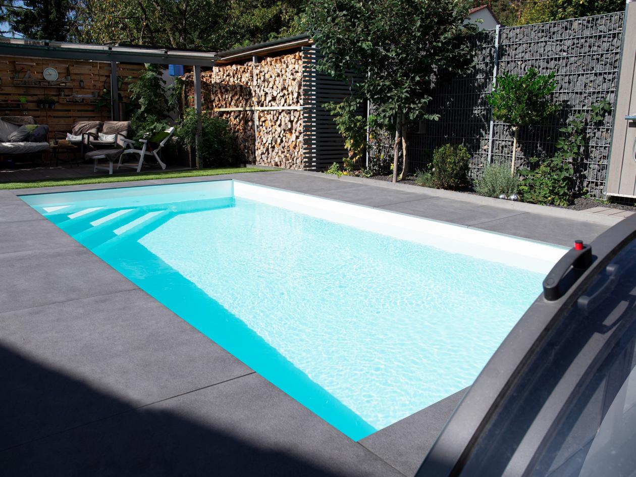 Pool Komplettset Bay mit Skimmer-Schwimmbecken und optionaler Poolüberdachung / elektrischem Rollo Poolgröße 3,0 x 8,0m | ohne Abdeckung