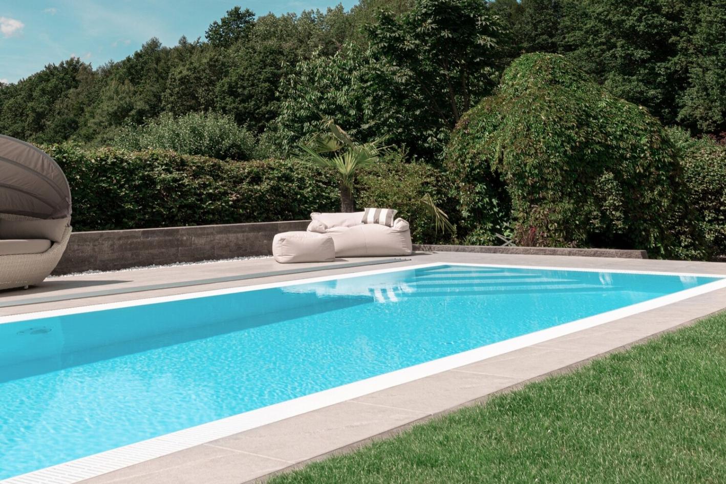 Pool Komplettset Infinity® ONE mit Überlauf-Fertigpool und optional elektrischem Rolladen / Poolabdeckung