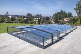 Pool Komplettset Infinity® ONE mit Überlauf-Fertigpool und optional elektrischem Rolladen / Poolabdeckung  Poolgröße 3,2 x 7,0m | Überdachung Pure 4.1x8.5m