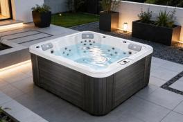 Whirlpool Saphir – Outdoor Spa für 5 Personen mit App-Steuerung & Soundsystem, inkl. Thermoabdeckung