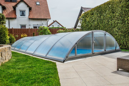Pool Komplettset Bay mit Skimmer-Schwimmbecken und optionaler Poolüberdachung / elektrischem Rollo  Poolgröße 4,0 x 8,0m | Überdachung Base 4.2x8.5m