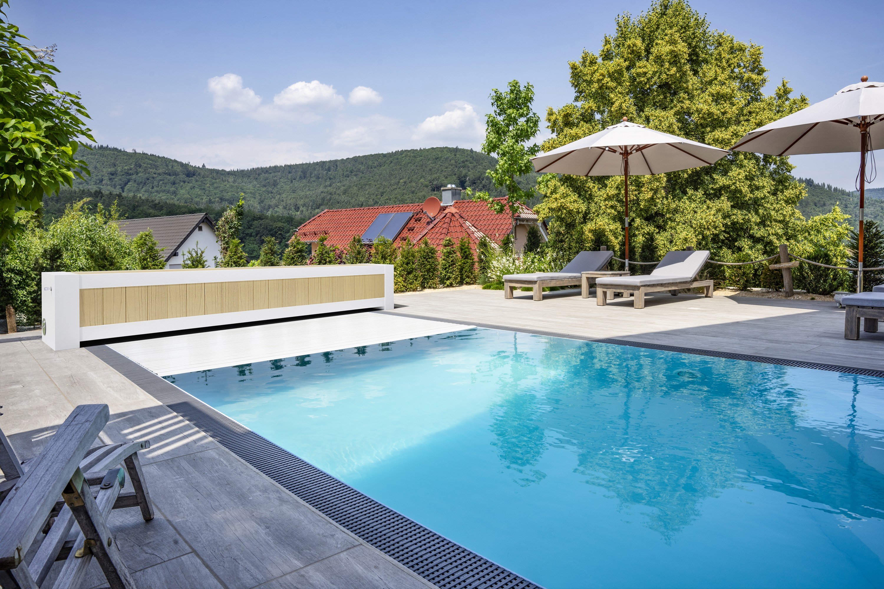 POOL-SYSTEMS Rolladen Poolabdeckung - Geschlossen