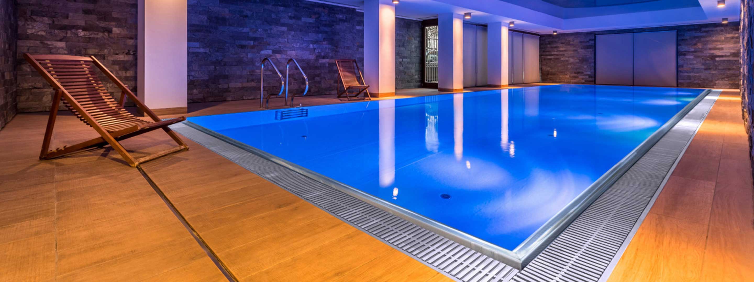 Edelstahlpool Komplettset Infinity® Eternity mit Überlauf-Schwimmbecken