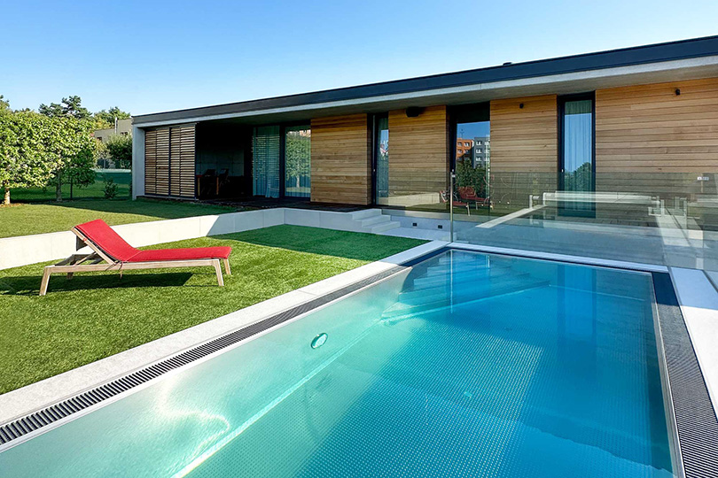 Edelstahlpool mit Überlauf Edelstahlpool mit Überlauf