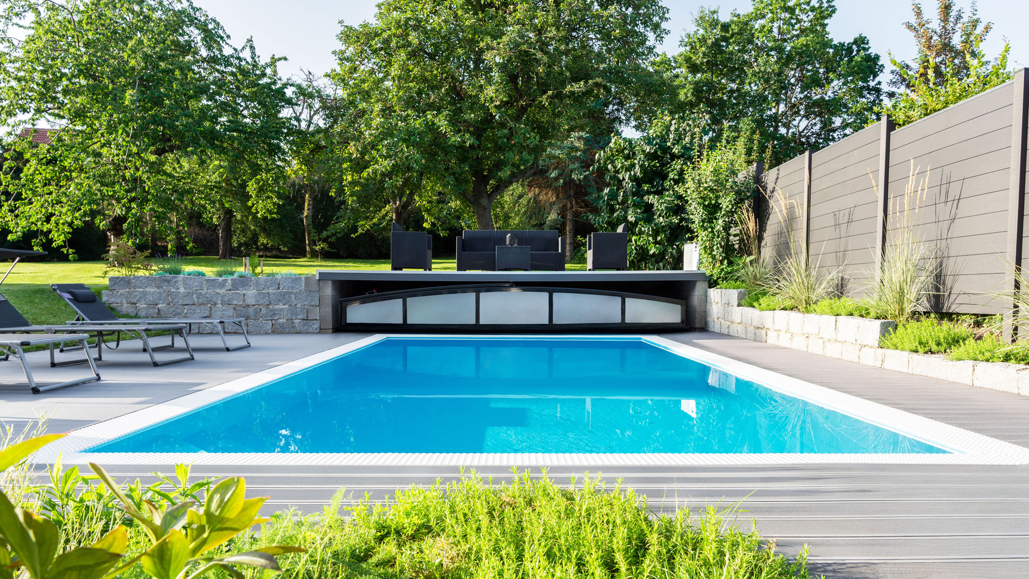 Poolabdeckung hilft gegen Algen Poolabdeckung hilft gegen Algen
